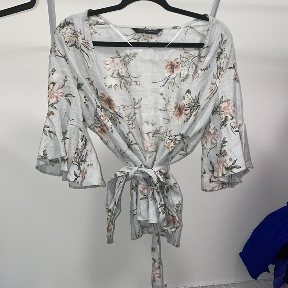 Zara Women’s floral tie too; worn once; size medium